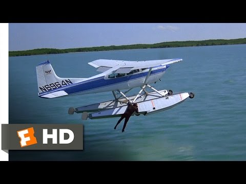 Licence to Kill (3/10) Movie CLIP - From Sea to Sky (1989) HD