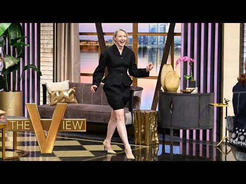 Carrie Coon Talks &#039;The Gilded Age,&#039; &#039;The White Lotus,&#039; Today&#039;s Political Environment | The View
