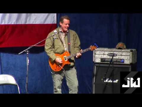 Ted Nugent Plays the Star Spangled Banner at Donald Trump Rally in Michigan November 6 2016