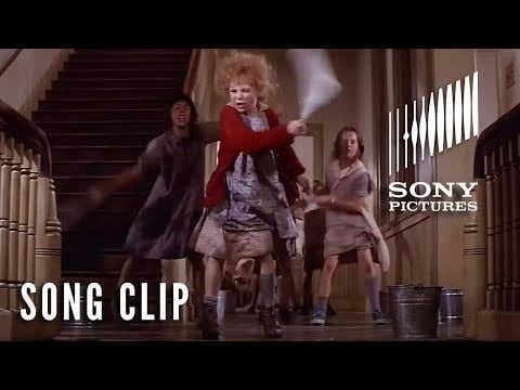 ANNIE (1982) - “It’s The Hard Knock Life” Full Clip
