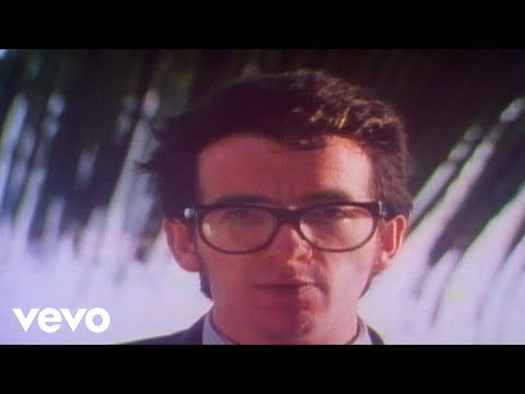 Elvis Costello &amp; The Attractions - Oliver&#039;s Army