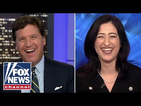 Kamala Harris impersonator teaches Tucker how to cackle