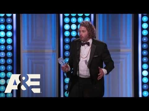 T.J. Miller Wins Best Supporting Actor in a Comedy Series - 2015 Critics&#039; Choice TV Awards | A&amp;E