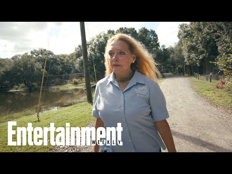 &#039;Tiger King&#039; Subject Carole Baskin Slams Netflix Doc | News Flash | Entertainment Weekly