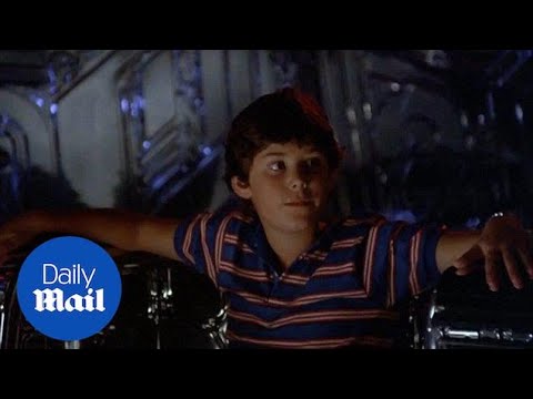 Trailer for Disney&#039;s 1986 sci-fi hit Flight of the Navigator - Daily Mail