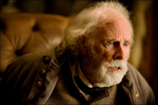 critic-vs.-critic-hateful-eight-bruce-dern