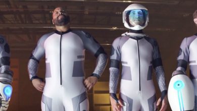 critic-vs-critic-lazer-team