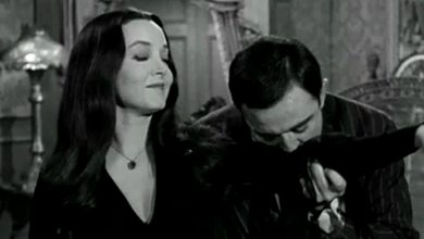 morticia-gomez-addams-family-romance