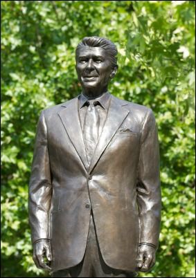 reagan-statue-mark-joseph-