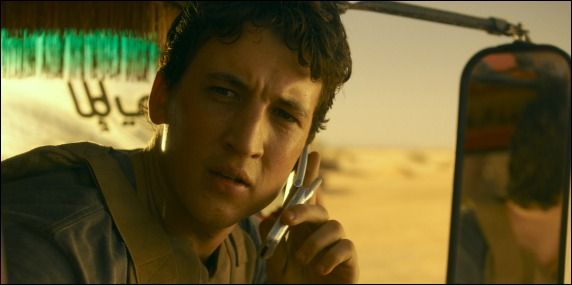 war-dogs-miles-teller-phone-