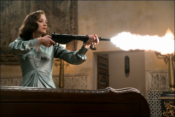 allied-marion-cotillard-gun