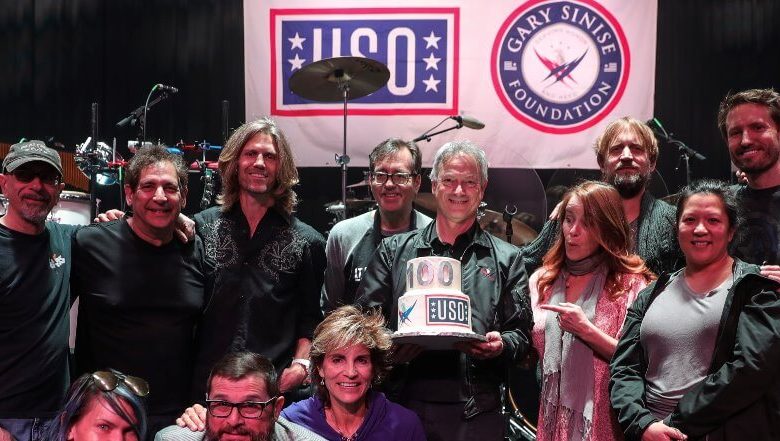 gary sinise USO 100 Tour