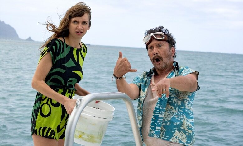 Lauren Lapkus and Rob Schneider in The Wrong Missy