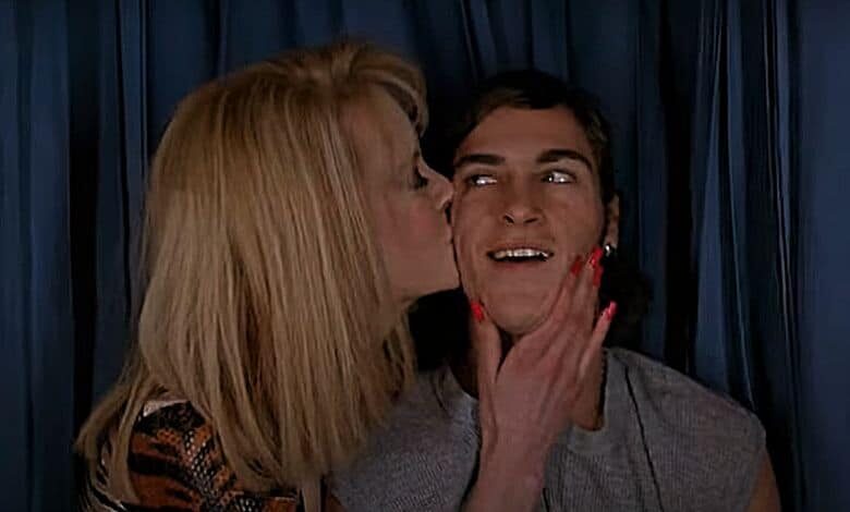 To die for Nicole Kidman kisses Joaquin Phoenix