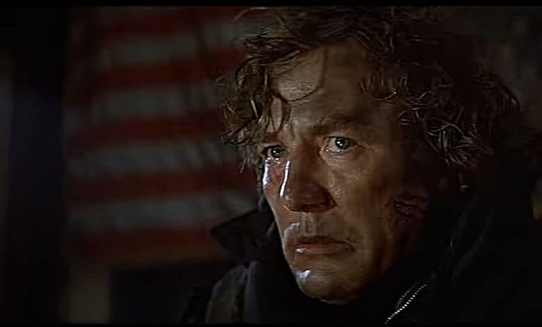 Wolfen review Albert Finney