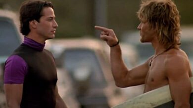point break review 1991 swayze pointing