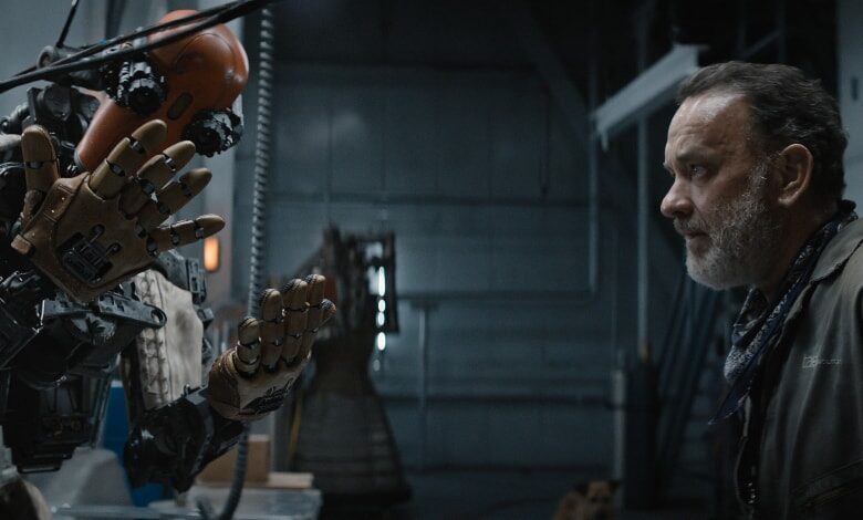 finch review tom hanks robot