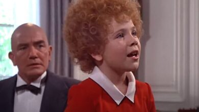 Annie 1982 review Albert Finney Aileen Quinn