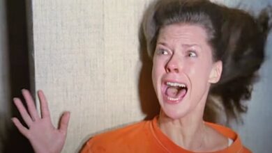 poltergeist review jobeth Williams scared