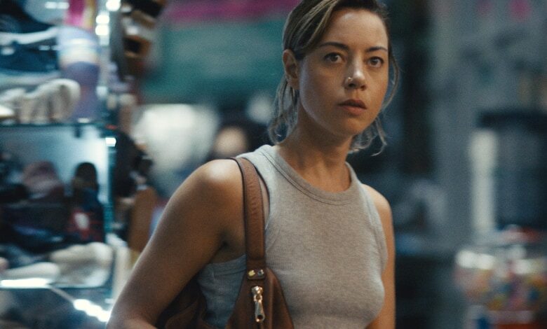 emily-the-criminal-Aubrey-Plaza review