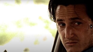 u turn review Sean Penn-
