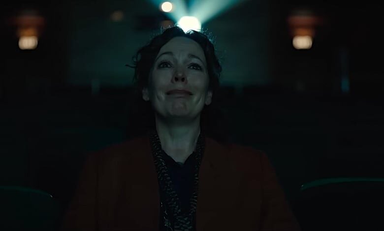 empire of light review Olivia Colman