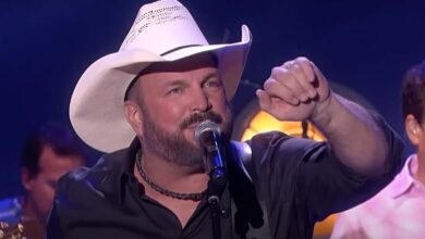 Garth Brooks Bud Light Low Places Bar