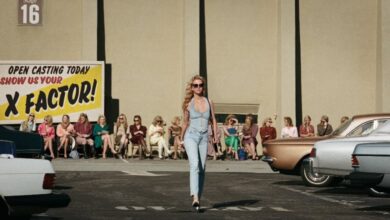 Maxxxine review mia goth strut