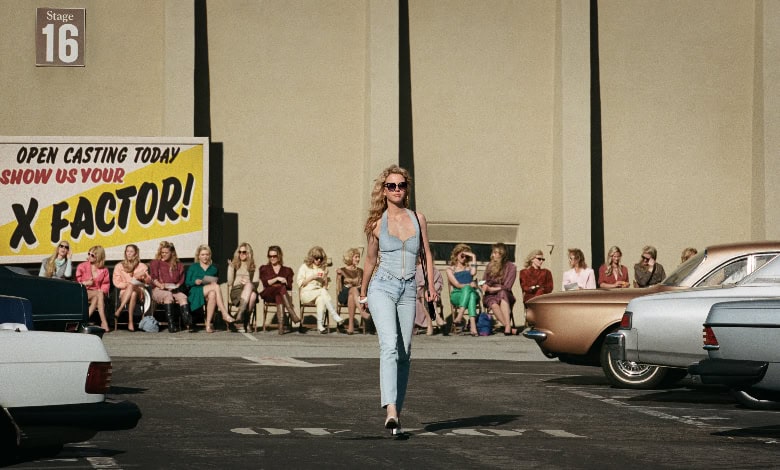 Maxxxine review mia goth strut