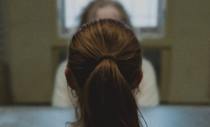 longlegs review Nicolas cage Maika Monroe