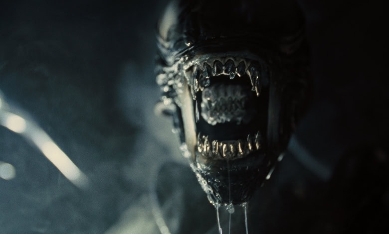 alien Romulus review creature bite
