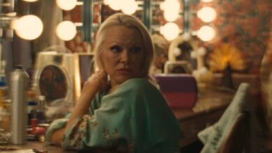 The Last Showgirl review Pamela Anderson mirror