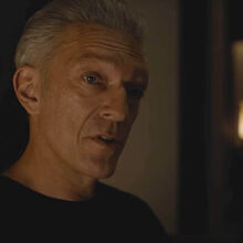 The Shrouds review Vincent Cassel