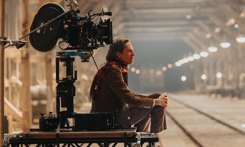 Wes Anderson on set of The Phoenician Scheme-