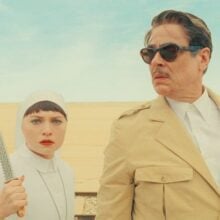 The Phoenician Scheme Mia Threapleton Benicio del toro