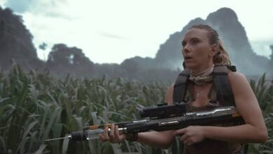 Jurassic World Rebirth Scarlett Johansson gun-