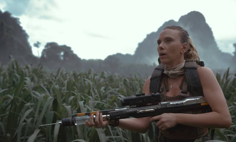 Jurassic World Rebirth Scarlett Johansson gun-