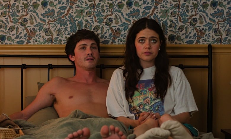 Oh Hy Logan Lerman Molly Gordon-