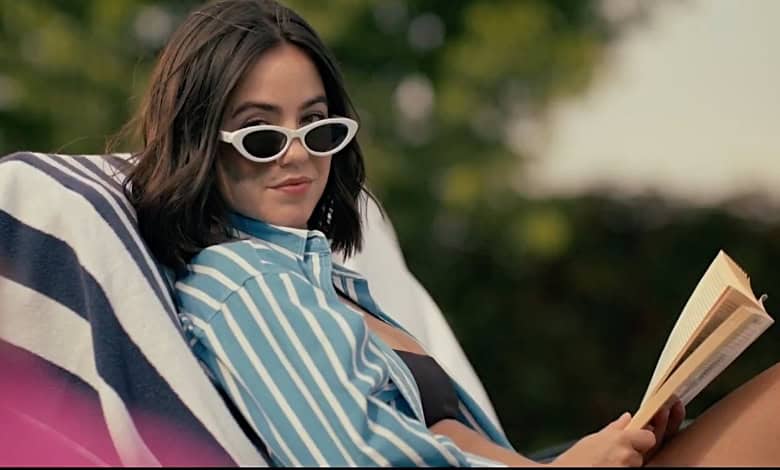 Influencers review Cassandra Naud -