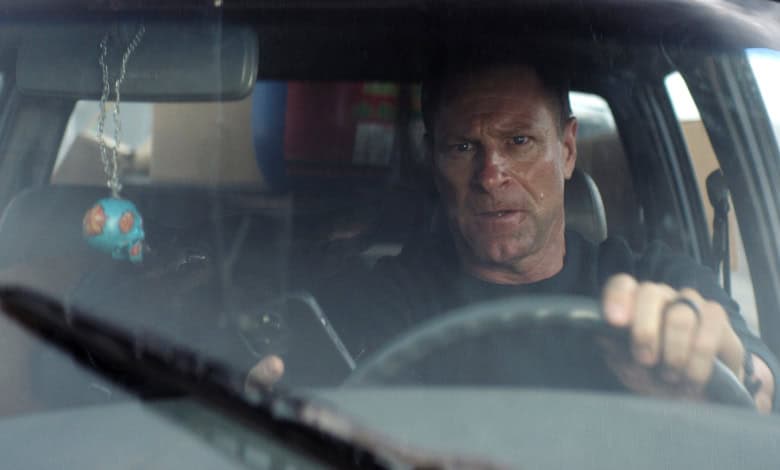 MUZZLE CITY OF WOLVES - review Aaron Eckhart