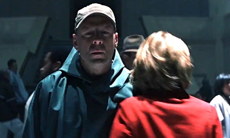 Unbreakable 2000 review Bruce Willis