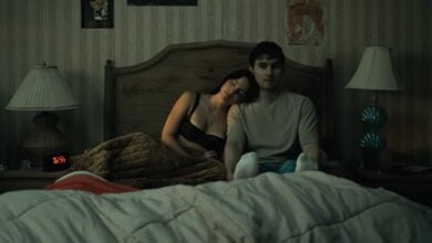 obsession-review Inde Navarrette -michael Johnston bed