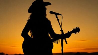 Silouette of female country singer-